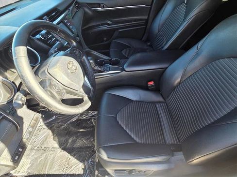Used 2019 Toyota Camry SE image 14