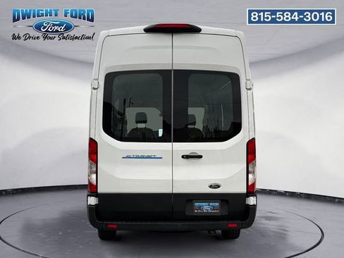 Used 2022 Ford E-Transit 148 High Roof Extended image 4