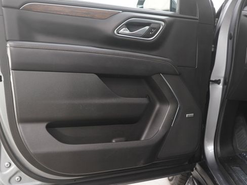 Used 2023 Chevrolet Suburban Premier AWD/4WD image 20