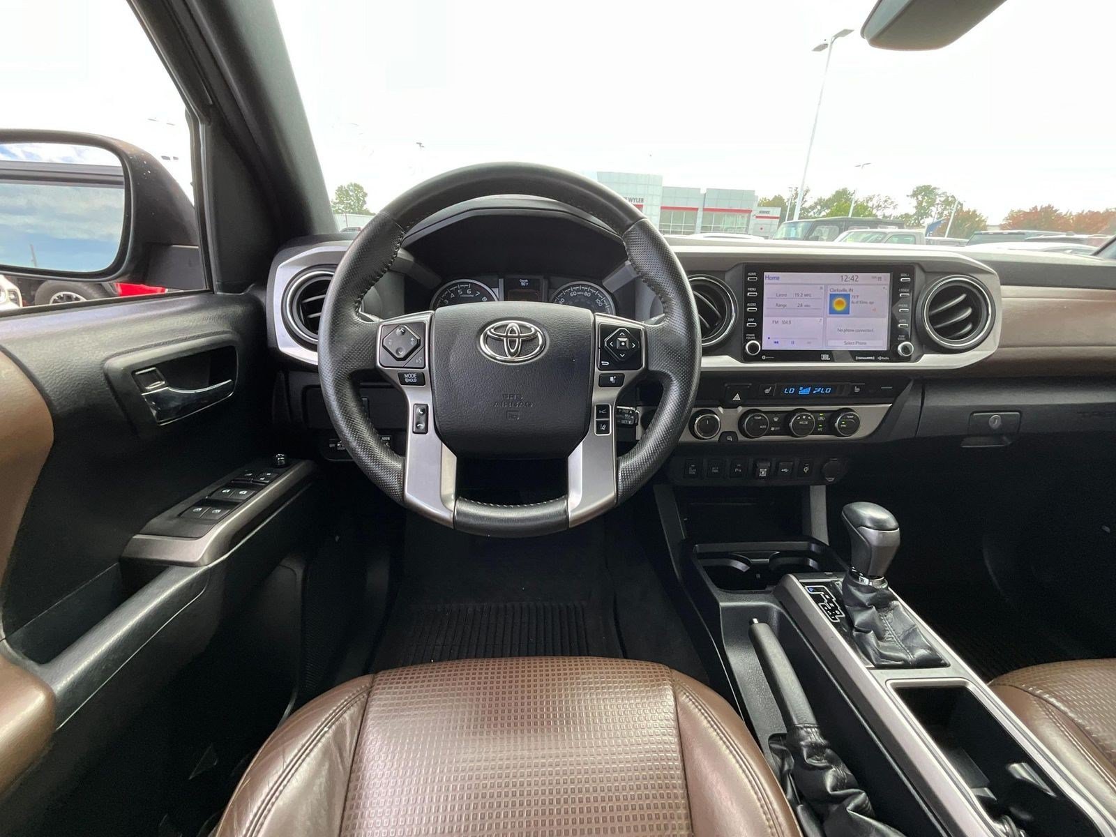 Used 2021 Toyota Tacoma Limited AWD/4WD image 8