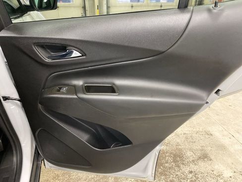 Used 2023 Chevrolet Equinox LT image 14