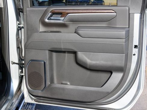 New 2026 GMC Sierra 3500 SLE w/ SLE Value Package image 17