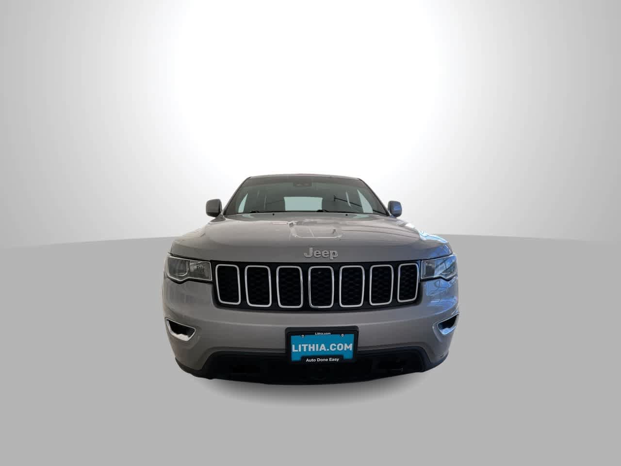 Used 2020 Jeep Grand Cherokee Laredo AWD/4WD image 3