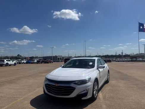 Used 2024 Chevrolet Malibu LT FWD image 7