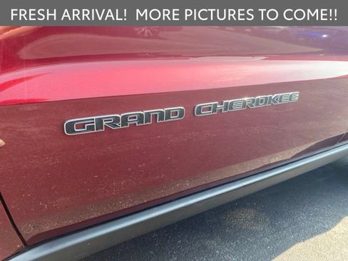 Used 2018 Jeep Grand Cherokee Limited AWD/4WD image 9