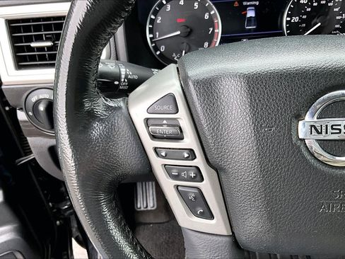 Used 2021 Nissan Titan SV w/ SV Convenience Package image 22