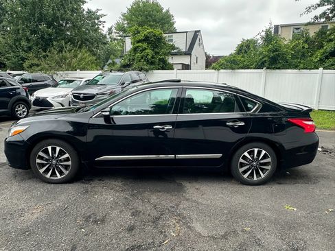 Used 2016 Nissan Altima 2.5 SL w/ 2.5 Technology Package FWD image 13