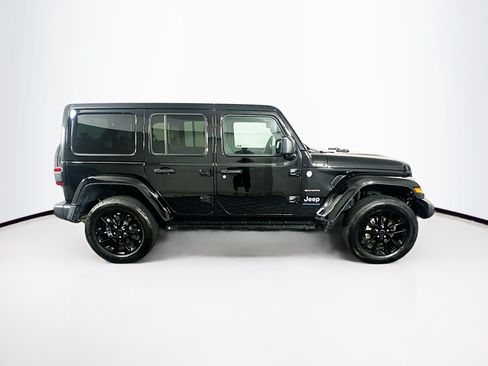 Used 2024 Jeep Wrangler Unlimited Sahara AWD/4WD image 10