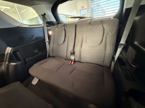 Used 2021 Ford Explorer XLT image 19