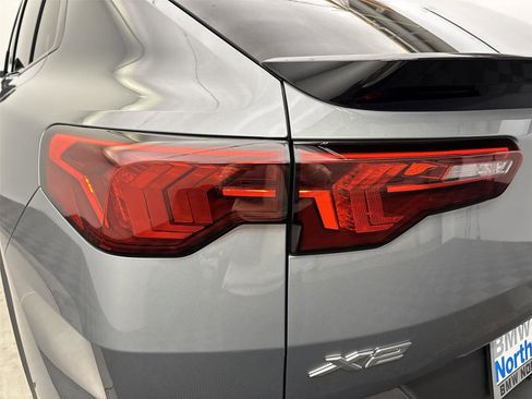 Used 2025 BMW X2 xDrive28i w/ Technology Package image 19