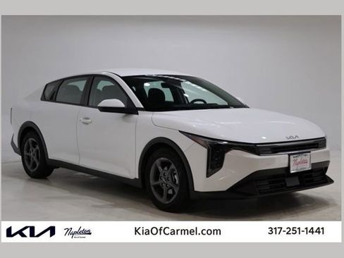 Used 2025 Kia K4 FWD image 1