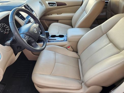 Used 2018 Nissan Pathfinder Platinum FWD image 13