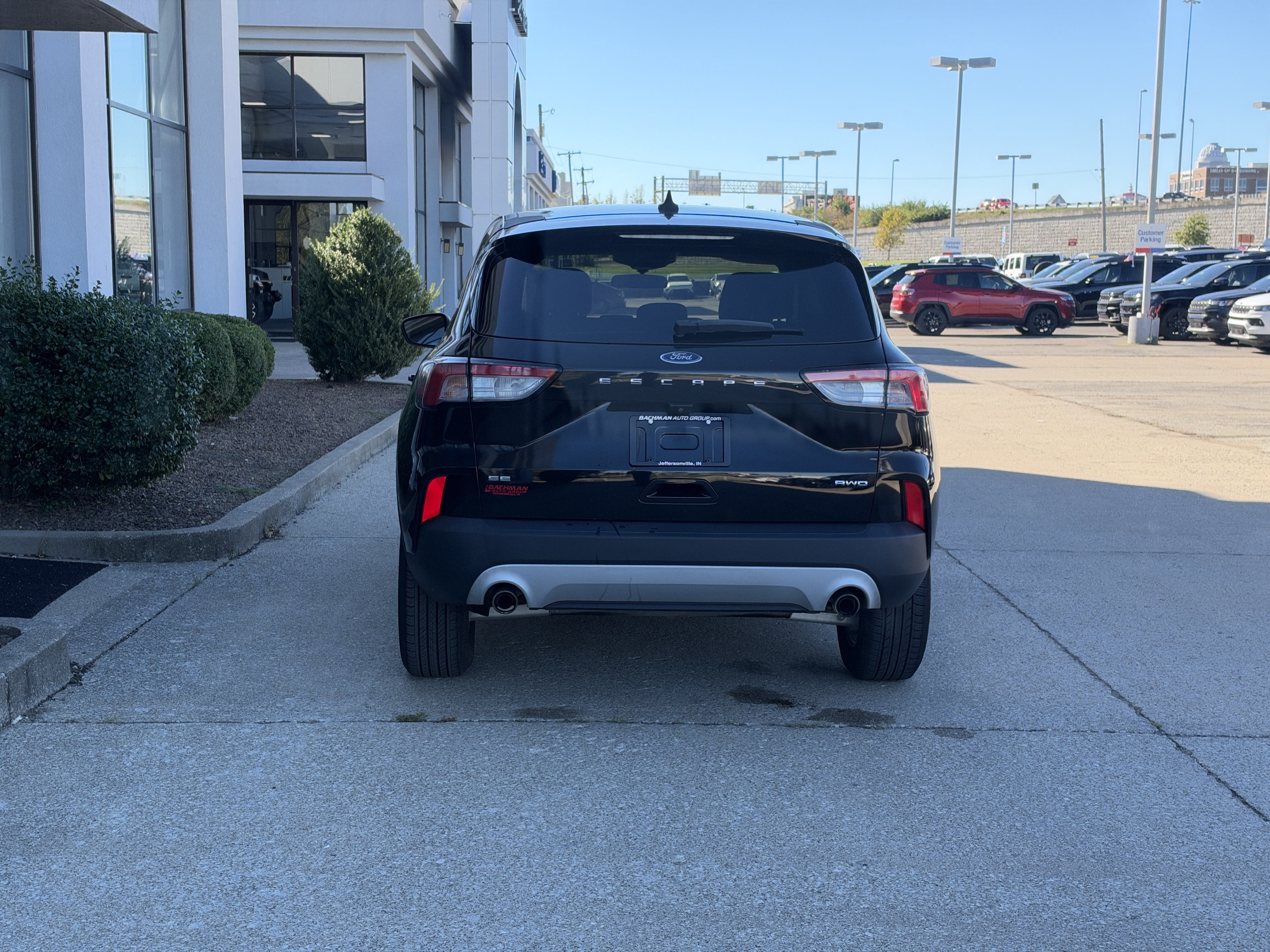 Used 2022 Ford Escape SE w/ Cold Weather Package AWD/4WD image 6