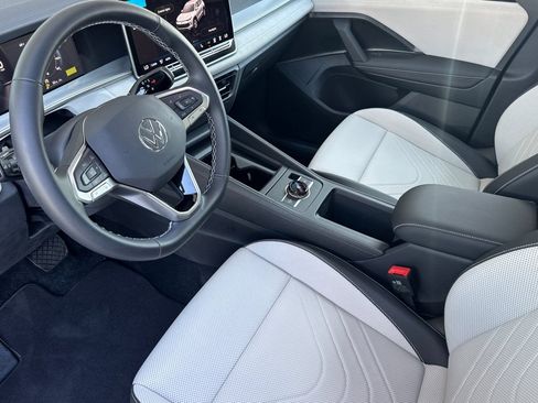 New 2025 Volkswagen Tiguan SE AWD/4WD image 10