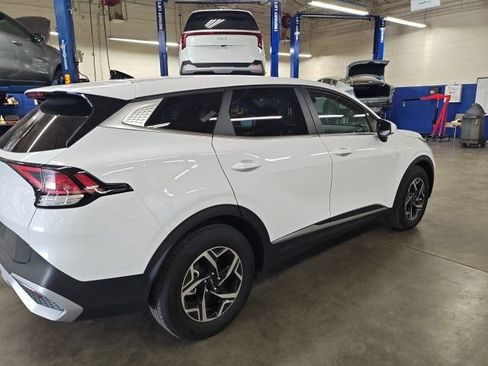 Certified 2025 Kia Sportage LX FWD image 12