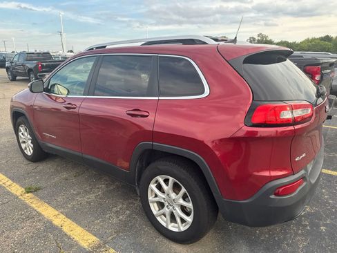 Used 2016 Jeep Cherokee Latitude w/ Cold Weather Group AWD/4WD image 28