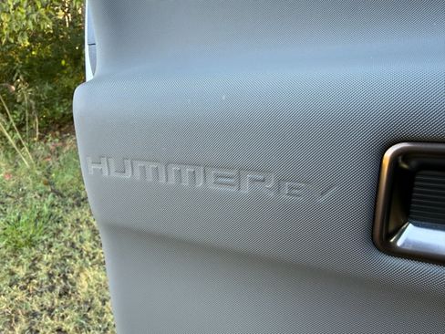 Used 2025 GMC Hummer EV 2X w/ Extreme Off-Road Package image 42