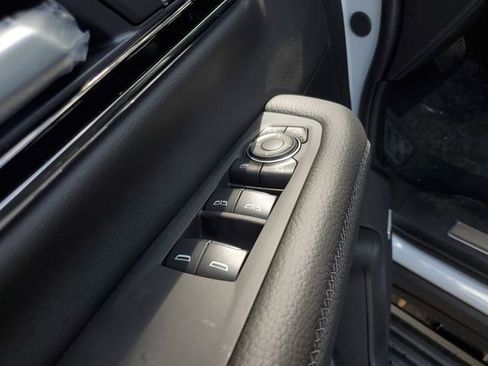 New 2026 GMC Yukon XL Denali w/ Sun & Power Step Package AWD/4WD image 18