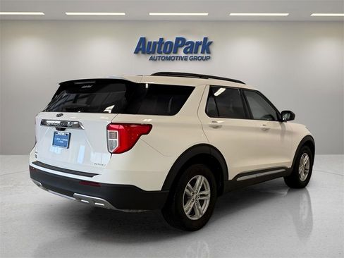 Used 2022 Ford Explorer XLT image 7