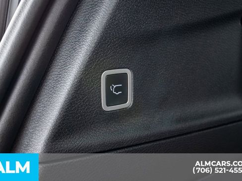 Used 2024 Chrysler Pacifica Limited w/ S Appearance Package image 19