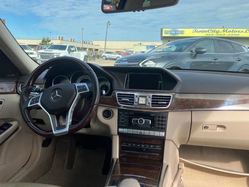 Used 2014 Mercedes-Benz E 550 E 550 4MATIC AWD 4dr Sedan image 14