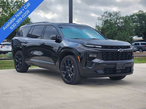 Used 2024 Chevrolet Traverse RS image 1