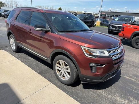 Used 2018 Ford Explorer XLT w/ Equipment Group 202A AWD/4WD image 1