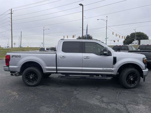 Used 2021 Ford F250 Lariat image 2