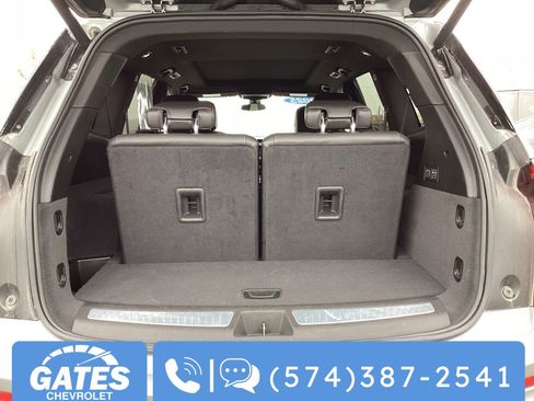 Used 2025 Cadillac XT6 Premium Luxury image 13