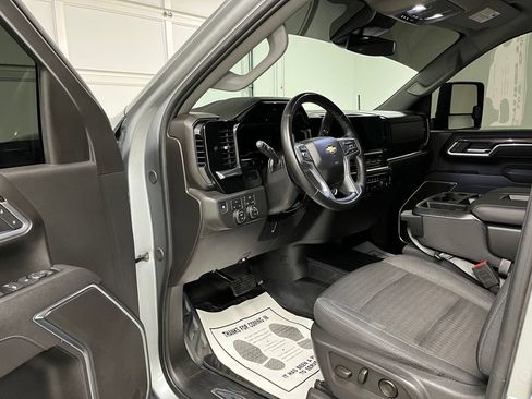 Used 2025 Chevrolet Silverado 2500 LT w/ Convenience Package AWD/4WD image 20
