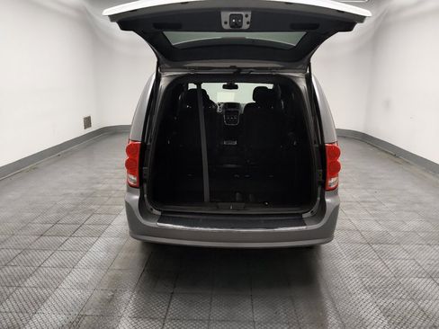 Used 2020 Dodge Grand Caravan SE FWD image 29