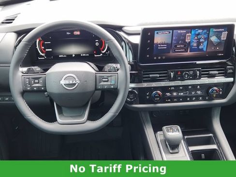 Certified 2026 Nissan Pathfinder Platinum FWD image 27