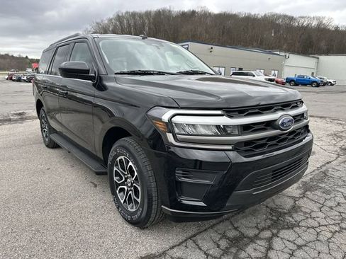 Used 2024 Ford Expedition XLT image 11