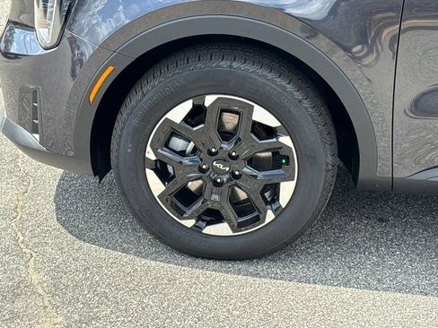 Certified 2025 Kia Sorento S w/ Panoramic Sunroof Package FWD image 11
