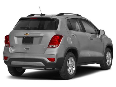 Used 2022 Chevrolet Trax LT w/ LT Convenience Package AWD/4WD image 5