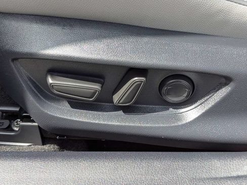 Used 2025 Toyota Camry SE FWD image 19
