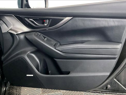 Used 2017 Subaru Impreza 2.0i Limited image 22