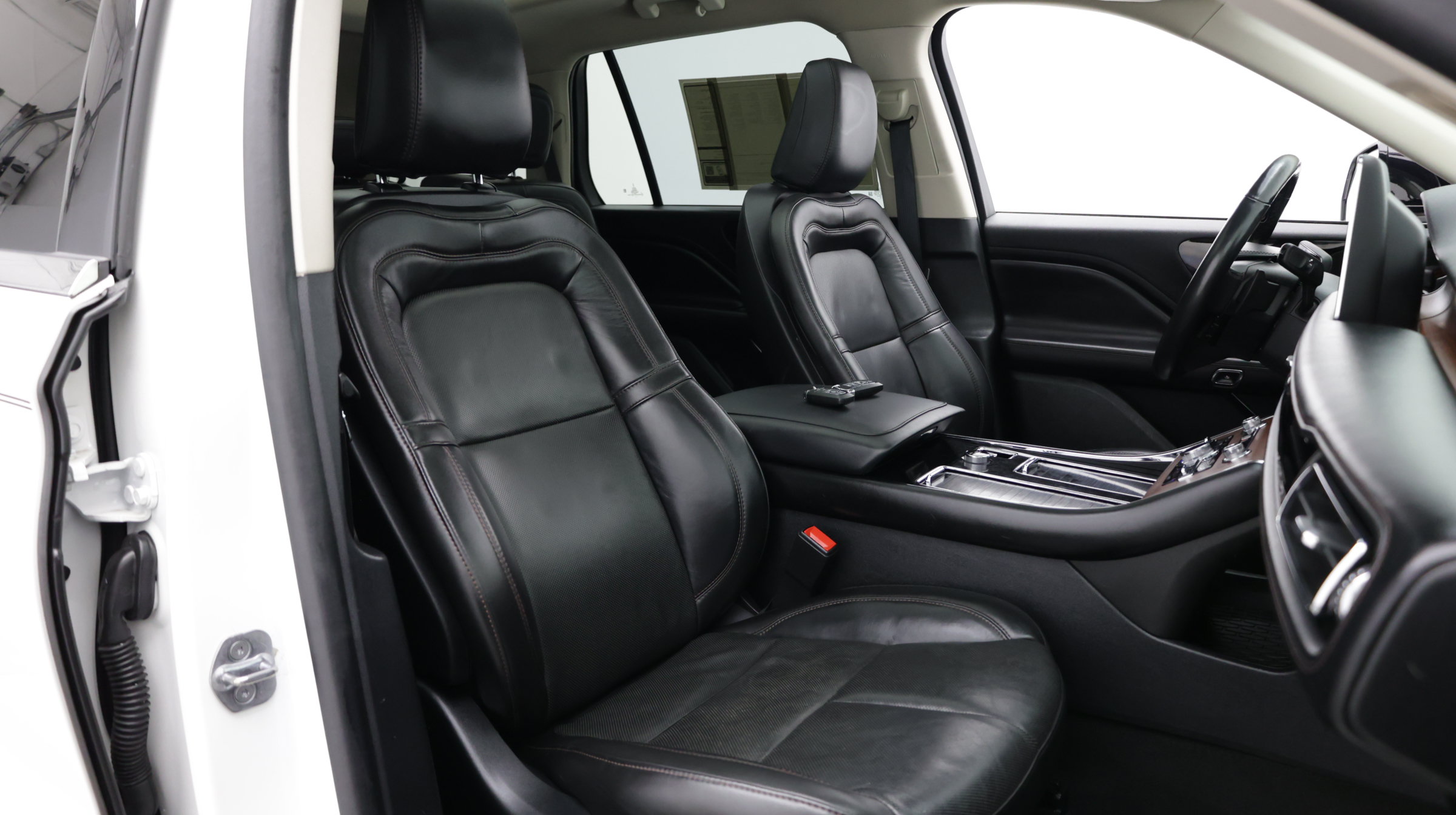 Used 2022 Lincoln Aviator Grand Touring w/ Equipment Group 301A AWD/4WD image 49