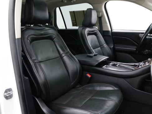 Used 2022 Lincoln Aviator Grand Touring w/ Equipment Group 301A AWD/4WD image 49