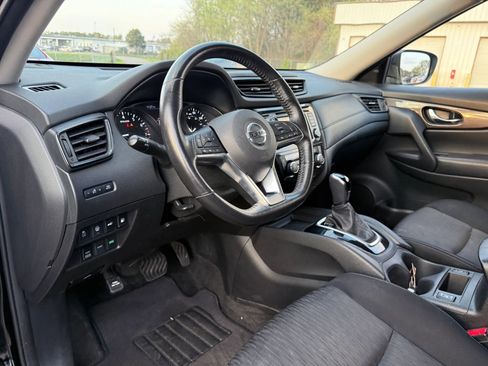 Used 2019 Nissan Rogue SV AWD/4WD image 17