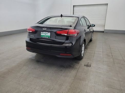 Used 2017 Kia Forte LX FWD image 7