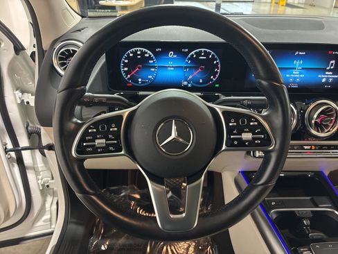 Used 2023 Mercedes-Benz GLA 250 4MATIC image 8