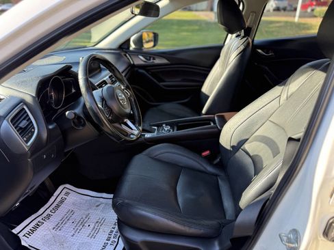 Used 2018 MAZDA MAZDA3 Grand Touring FWD image 13