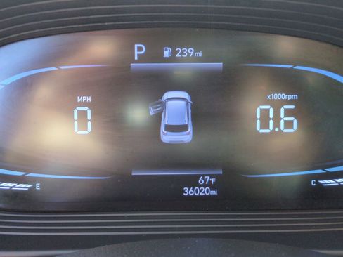 Used 2023 Hyundai Venue SEL image 21