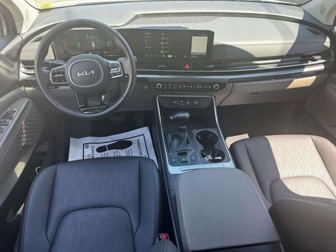 Used 2026 Kia Carnival FWD image 13