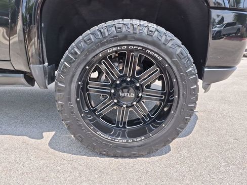 Used 2022 GMC Sierra 2500 AT4 w/ AT4 Premium Plus Package AWD/4WD image 14