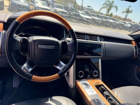 Used 2018 Land Rover Range Rover Long Wheelbase Supercharged image 11