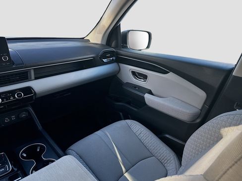 Used 2023 Honda Pilot LX image 21