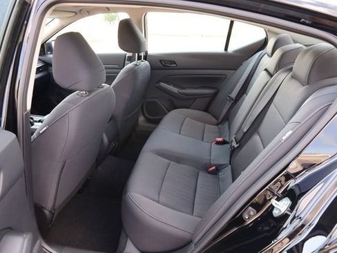 Certified 2025 Nissan Altima 2.5 SV w/ SV Premium Package AWD/4WD image 10