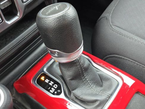 Used 2023 Jeep Gladiator Sport AWD/4WD image 31